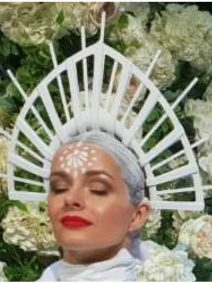 Kokoshnik - Russian - tiara - fan on the head - Slavic - accessory for singers