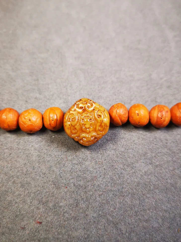 Gandhanra Tibetan Bone Carved Mala Pendant, Lucky Knot Amulet for Prayer Bead,Amulet