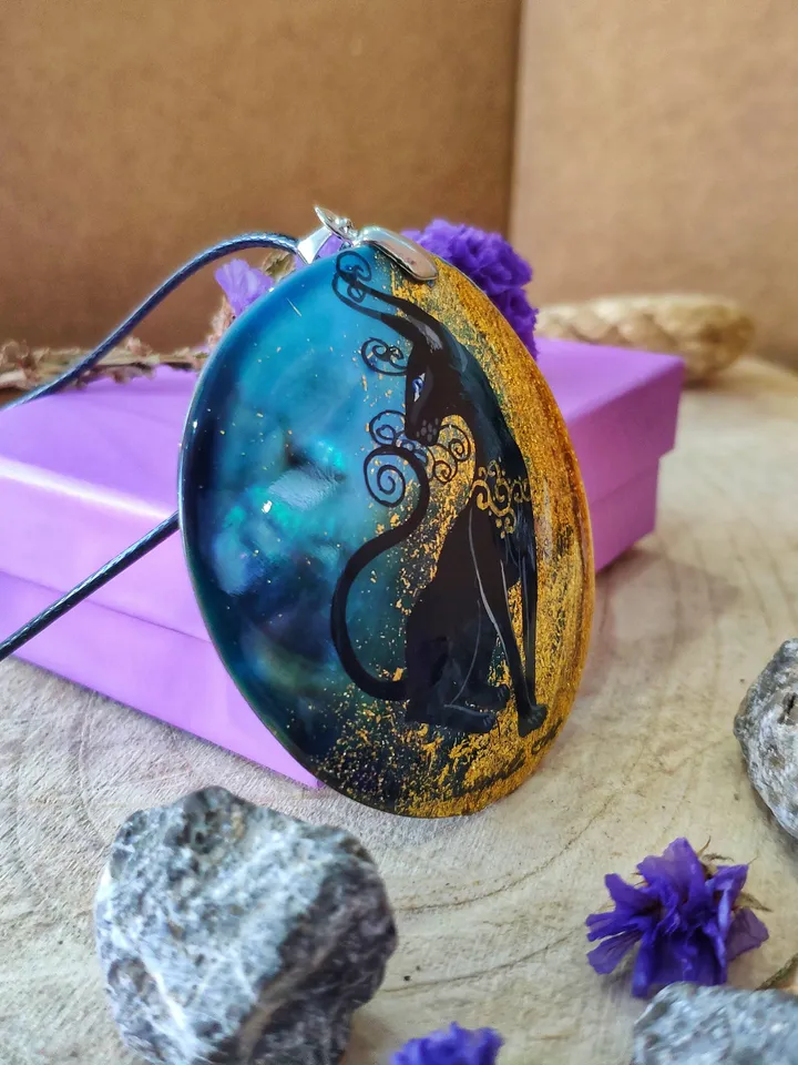 Pearl pendant necklace: Black Siamese Cat on dainty necklace • Silhouette cat pendant • Witch cat on handmade jewelry • Outstanding pendant