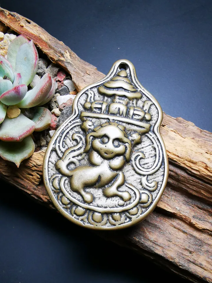 Gandhanra Antique Tibetan Buddhist Protective Pendant,Snow Lion Amulet Badge,50years old
