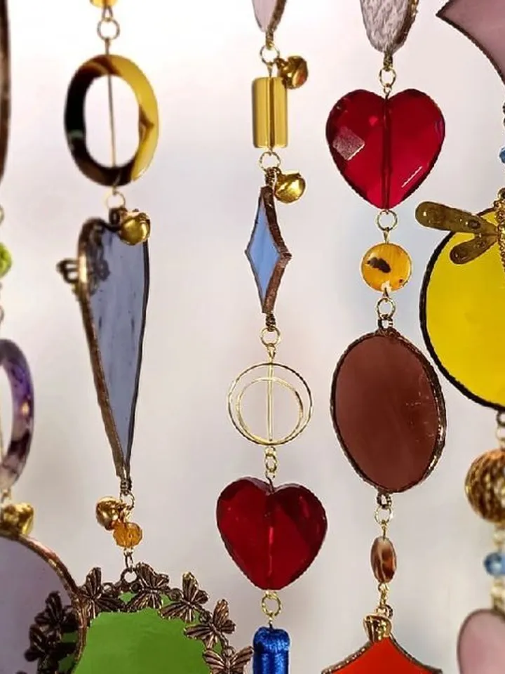 Luxurious Long Agate Garlands, Tiffany Stained Glass Art, Luxurious Agate Garlands, Stained Glass Agate Ornaments, Tiffany-Style Glass and Agate Garland, Artistic Glass Agate Decorations, Handmade Agate and Glass Suncatchers, Long Bohemian Agate Garlands