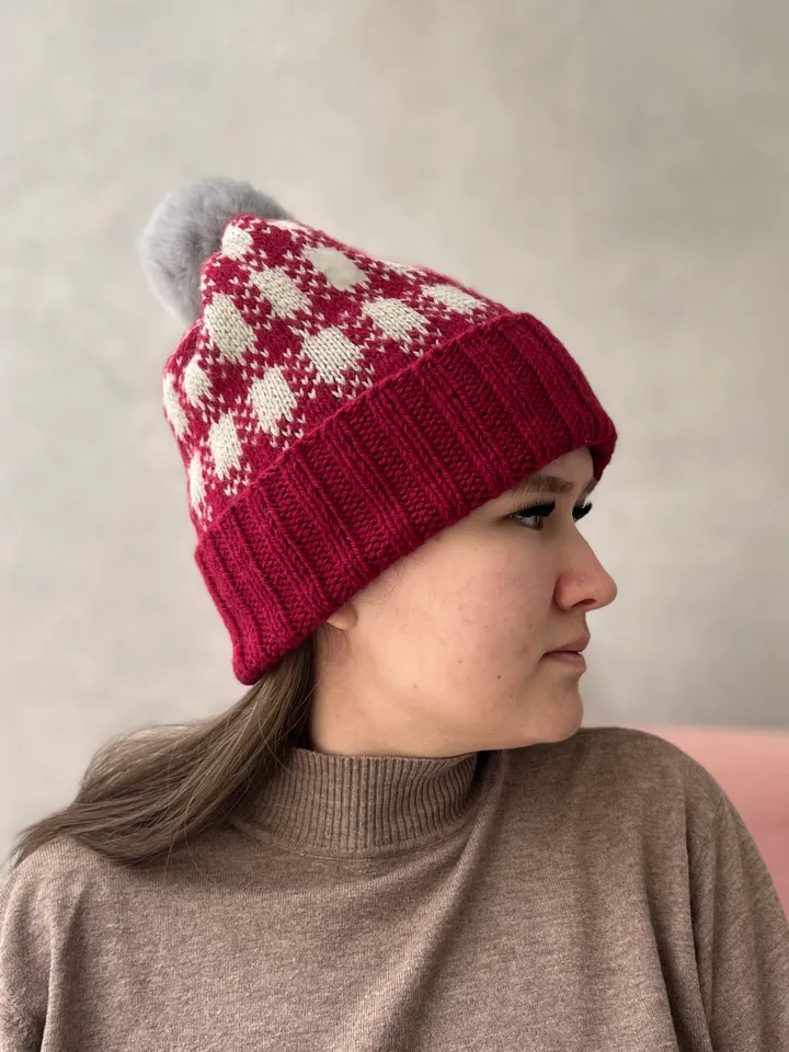 Warm pompom hat