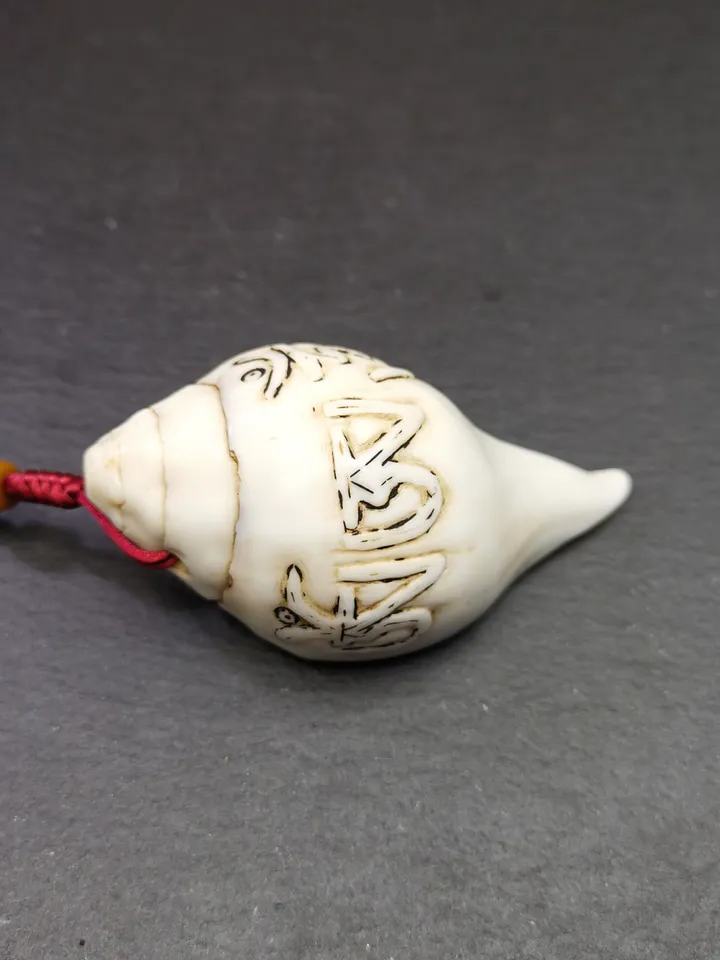 Gandhanra Tibetan Buddhism Amulet,Hand Carved White Conch Shankha with OM Letters,Tibetan Ritual Implement
