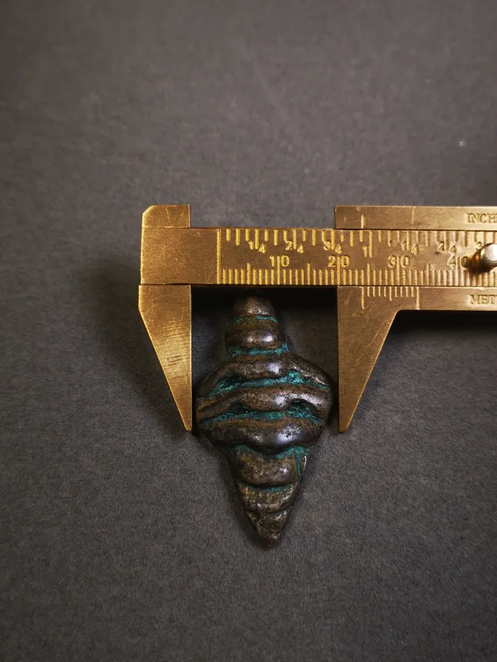 Gandhanra Handmade Shankha(Divine Conch) Badge,Tibetan Buddhist Protective Amulet Pendant,Made of Lima Brass