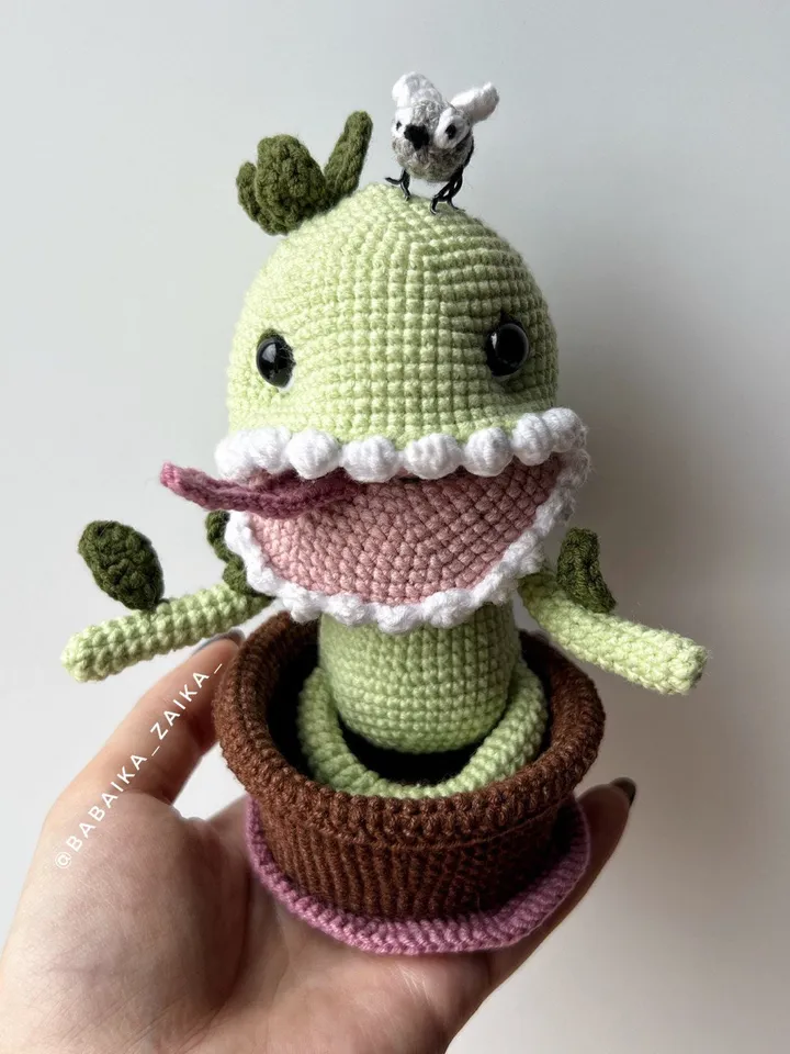 PDF Crochet Venus Fly Trap Pattern, Amigurumi Halloween Ornament Crochet Fly Trap Doll Pattern, Amigurumi Cute Monster Crochet Plant pattern