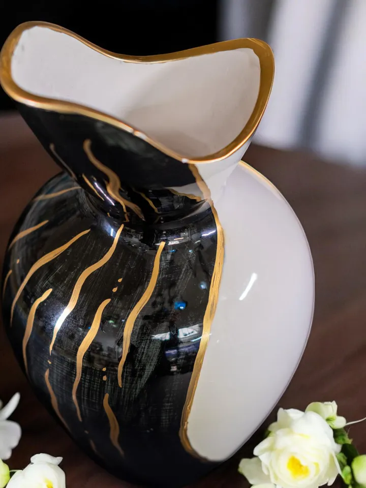 Black and White Vase For Flowers with Gold Accents – 28 cm | Modern and Elegant Design  Decorative Vase, Home Decor