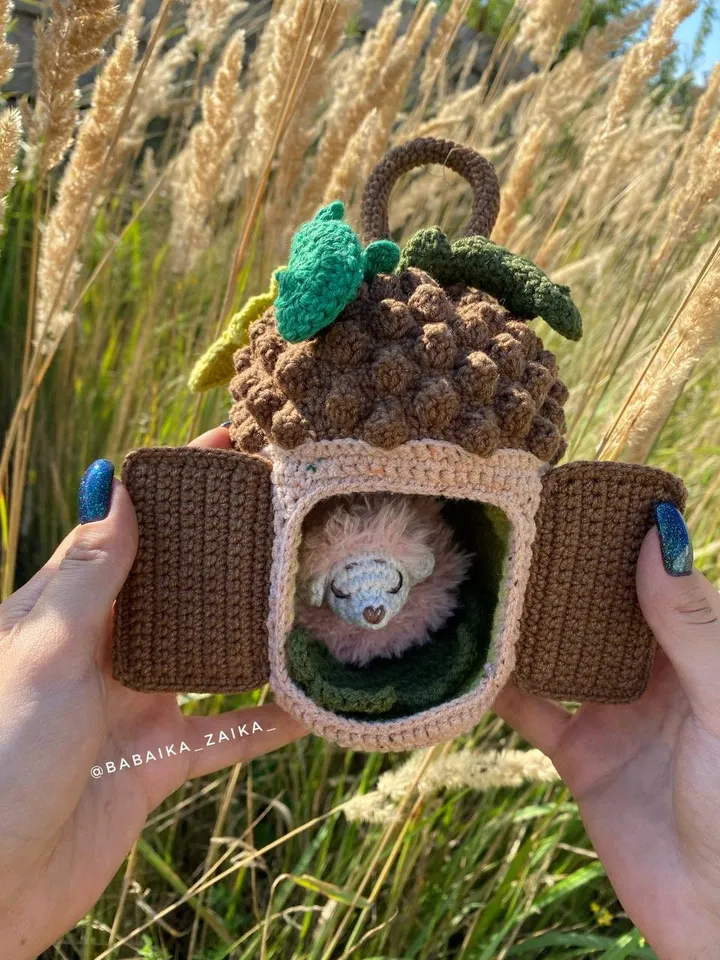 PDF Crochet pattern Hedgehog in Acorn, Amigurumi pattern, Crochet Cute Funny Animal, Forest animal, Realistic amigurumi pattern