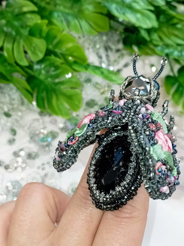 Handmade crystal beetle brooch for women, bug brooch pin, gift for her, insect jewelry, beetles jewelry, gift for mom