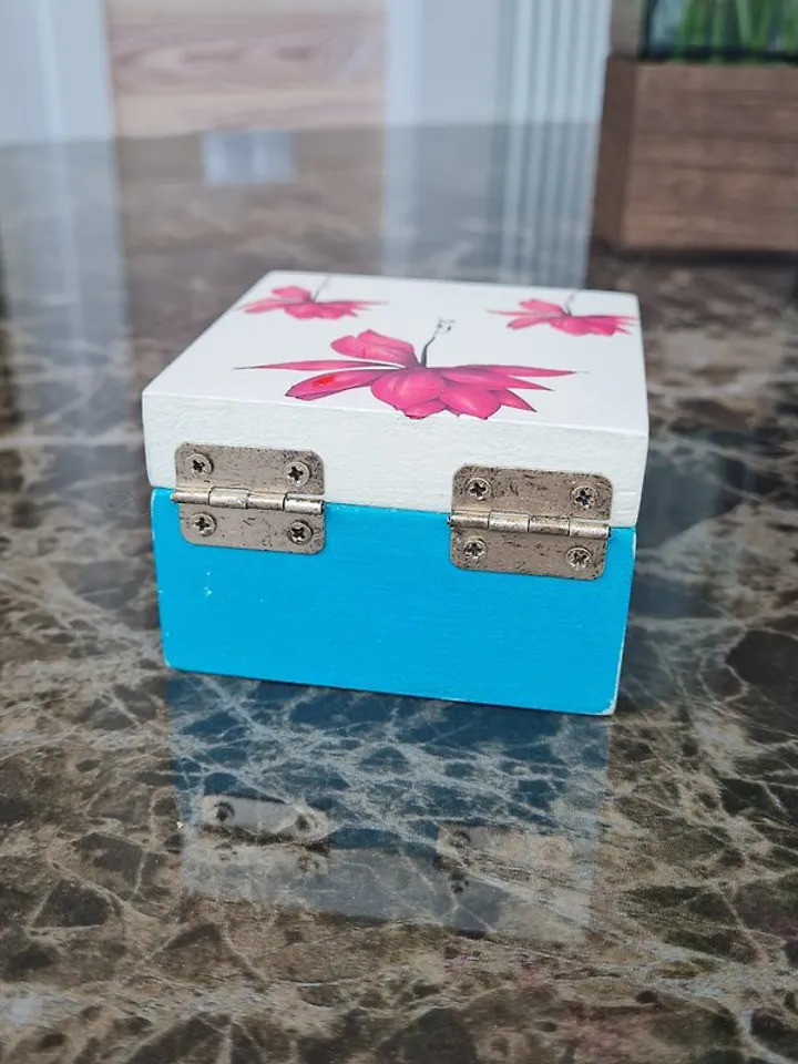 Handmade painted ring box Flower jewelry box for earring and ring, 戒指收納盒, 肖像画
