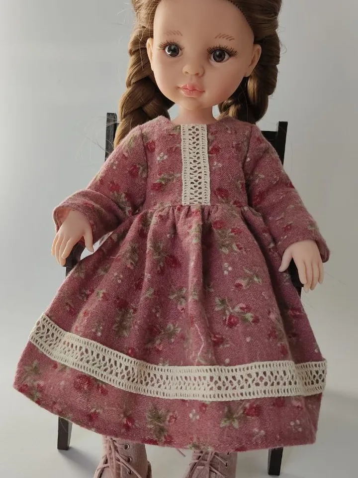 PDF sewing pattern for Paola Reina dolls.