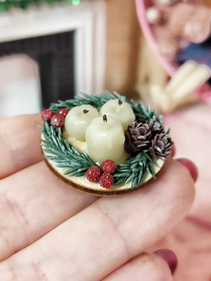 Christmas candles for dolls and dollhouses - doll house decorations for Christmas - candles for dolls - dollhouse decor