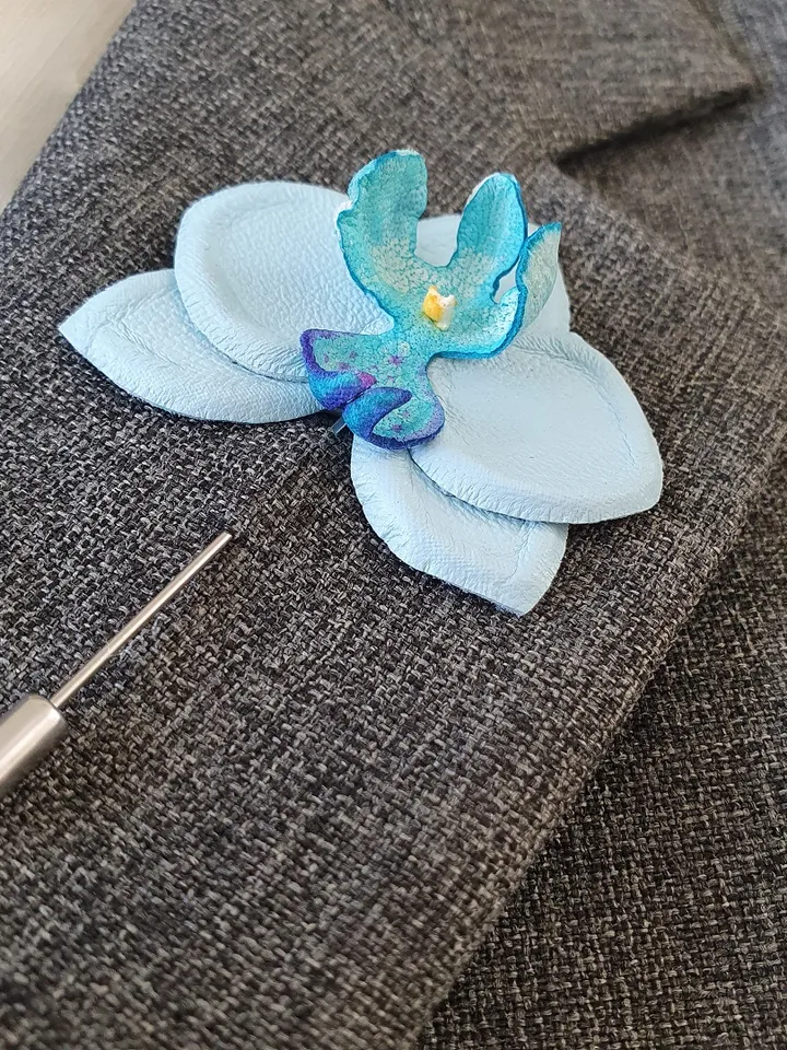 Blue orchid men's lapel pin Leather boutonniere for him 3rd anniversary gift, art.33