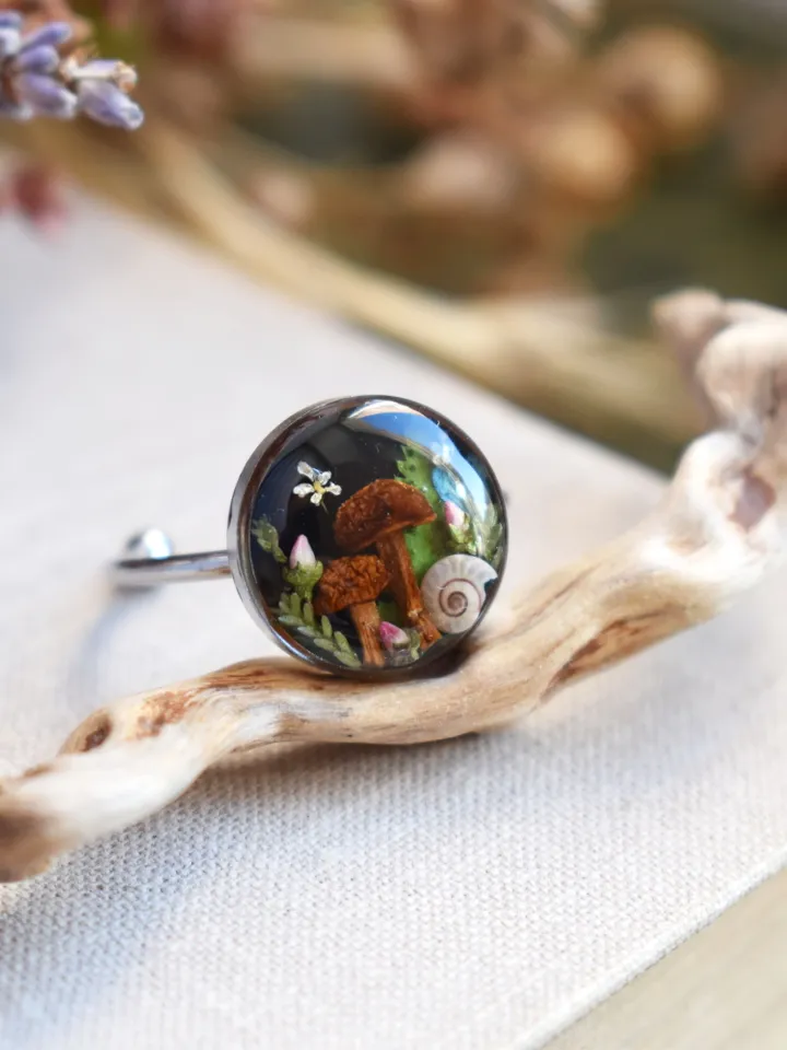 Real mushroom ring. Ring with a real mushroom in resin. Adjustable Mushroom glade ring.