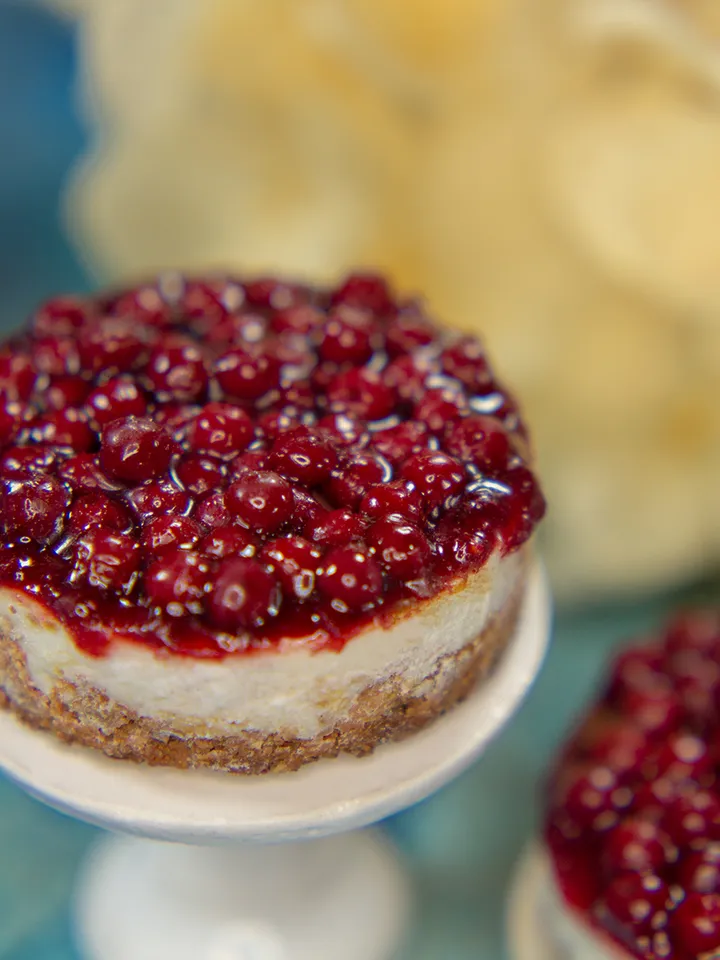 TUTORIAL Miniature cherry cheesecake with polymer clay