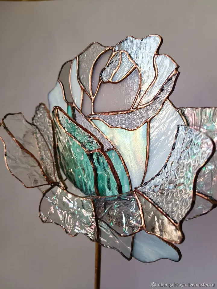 Volumetric Stained Glass Rose, Volumetric Stained Glass Rose, Sculptural Glass Rose, Tiffany-Style Rose Sculpture, Artistic Rose in Stained Glass, Decorative Glass Flower on Stand, Crystal-Like Stained Glass Rose