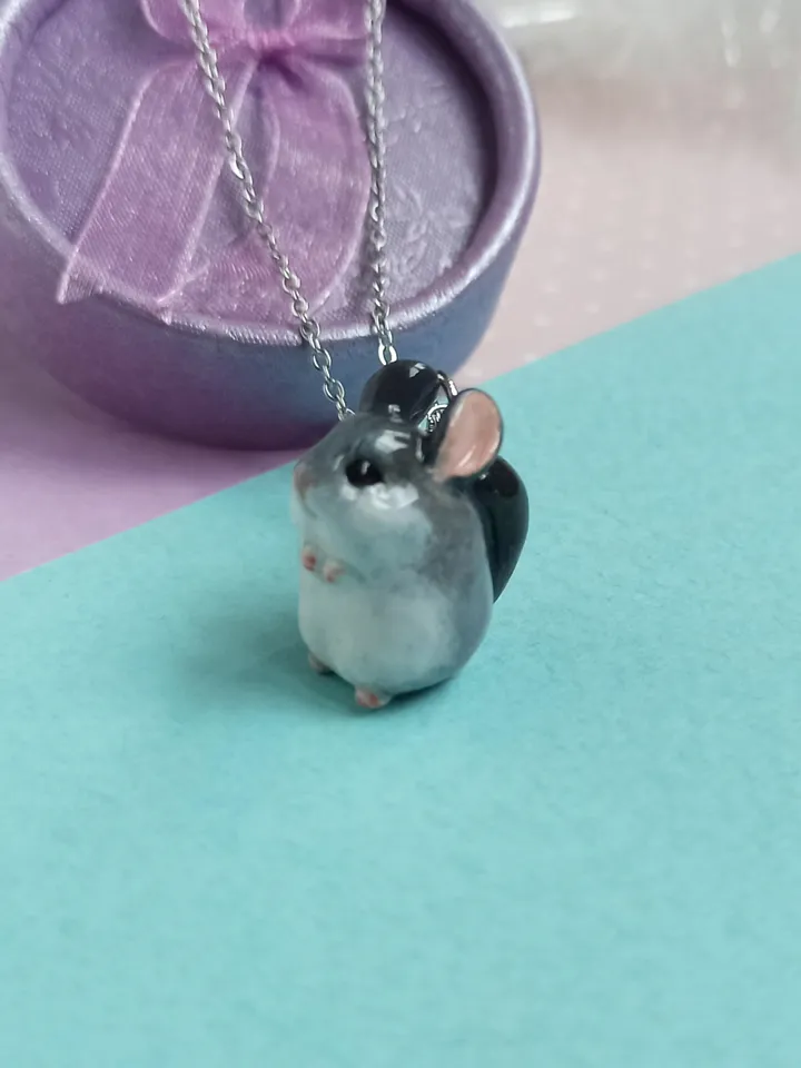 A chinchilla figurine necklace (US discount)
