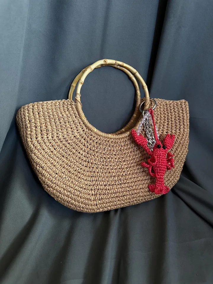 Beaded Lobster Keychain with Metal Chain – Stylish Bag or Key Accessory