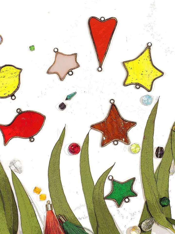 DIY Garland Kit "Fairy Chest", DIY Garland Kit, DIY Stained Glass Garland Kit, Christmas Magic DIY Garland Set, Handmade Stained Glass Ornament Kit, DIY Holiday Garland with Natural Stones, Festive DIY Glass Garland Craft Kit, Christmas Workshop DIY Kit
