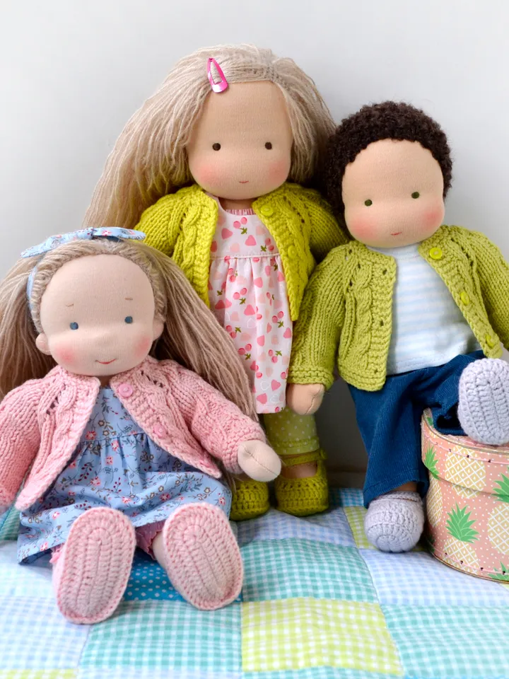 DIY 11-13’’/28-33 cm Doll Cardigan & Booties. PDF knitting and crochet pattern and tutorial.