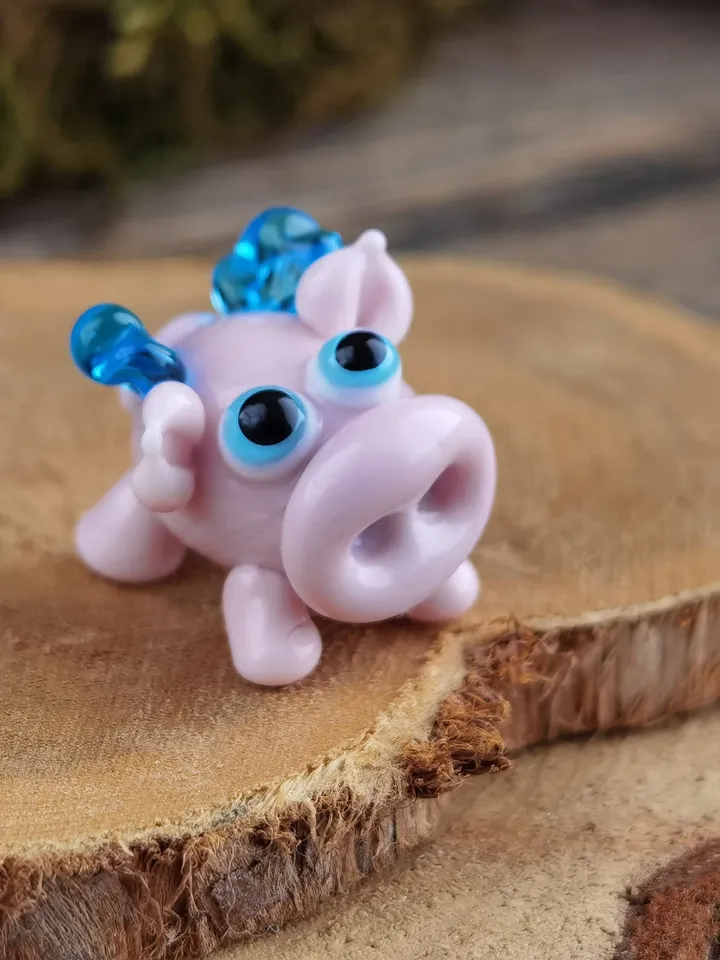 Pig figurine Flying Pig figurine Pig decor Pig statue Pig ornament Mini pig Glass pig Pig gifts Piglet Pig lover gifts Miniature animals