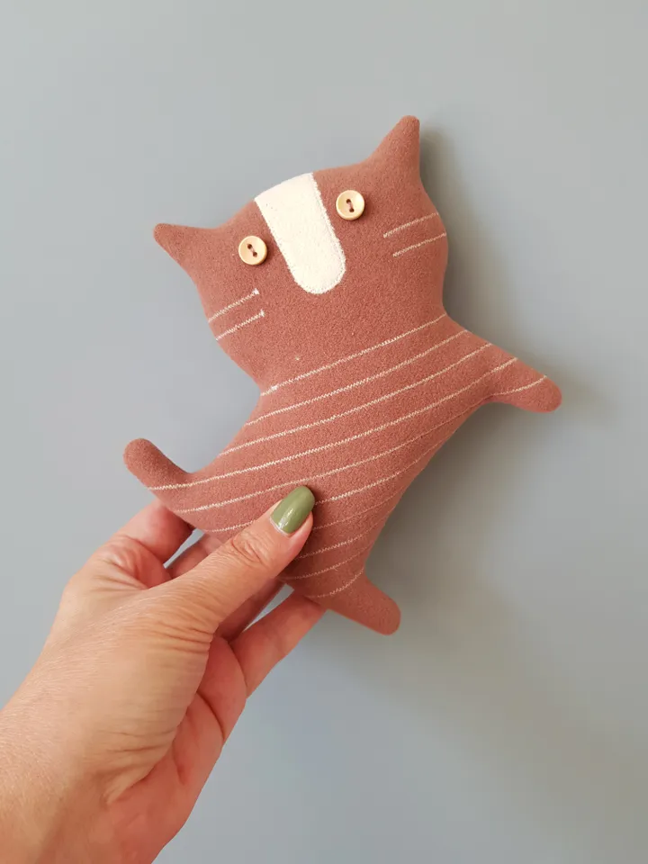 Cat Sewing pattern PDF, digital tutorial in english, diy stuffed animal