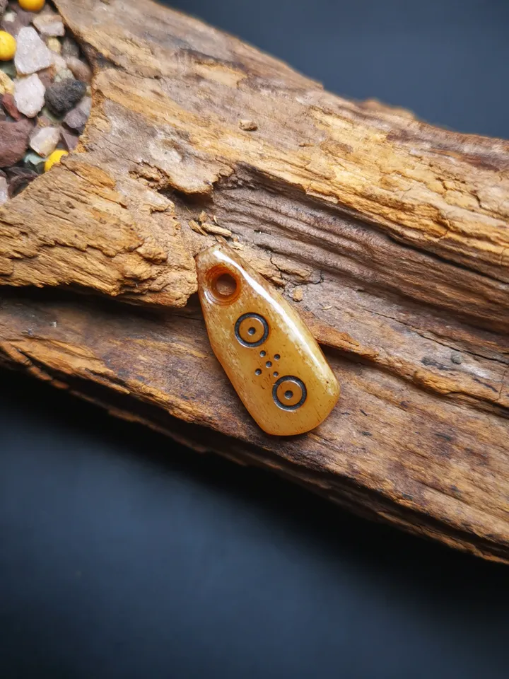 Gandhanra Tibetan Yak Bone Carved Amulet,Bead Counter Pendant,Mani Jewel Amulet for Mala,Prayer Beads
