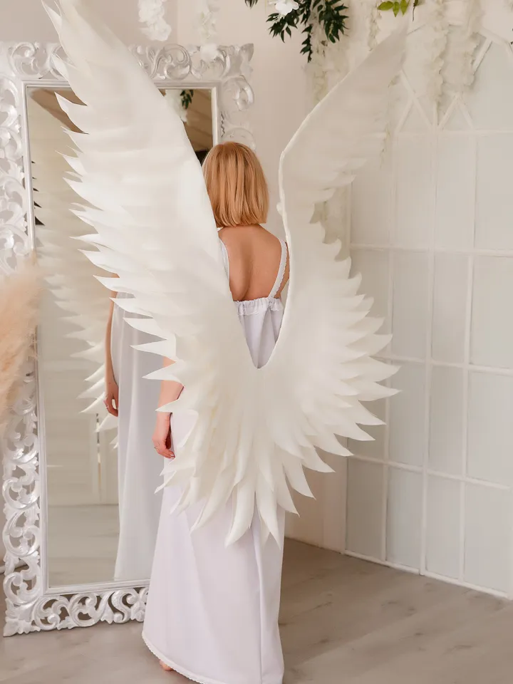 Angelic wings white costume for pregnancy photo shoot,  motherhood photo project, Wings cosplay, Angel wings adult