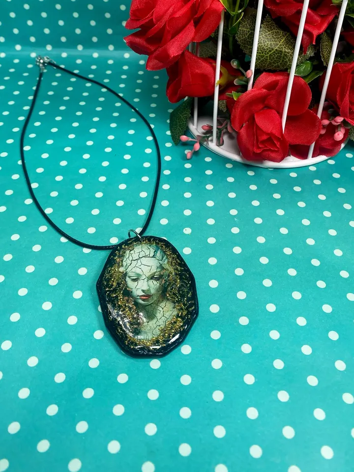 Handmade pendant. Original pendant. DIY jewelry.