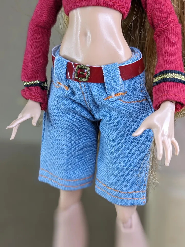 T-shirts or shorts for 10.5-inch female dolls (MH, EAH)
