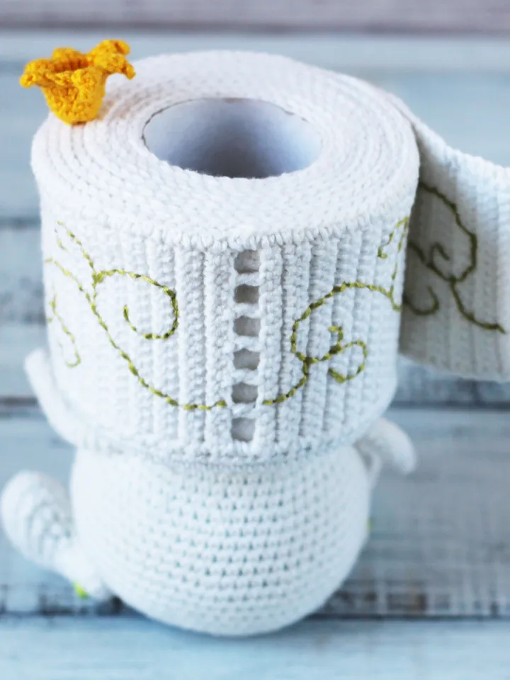 Toilet paper roll crochet toy, Funny bathroom gift, housewarming gift for bathroom decor, gag gift interior doll
