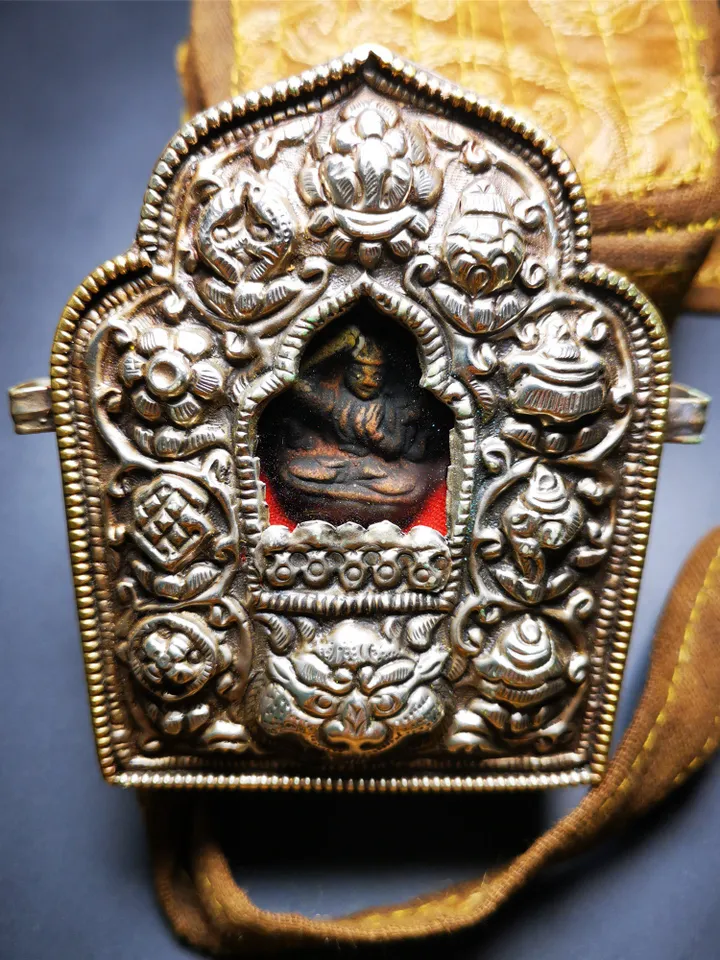 Gandhanra Antique Tibetan Gau Ghau Shrine,Pocket Tibetan Buddhist Altar Amulet with Manjusri Statue,about 100 years old