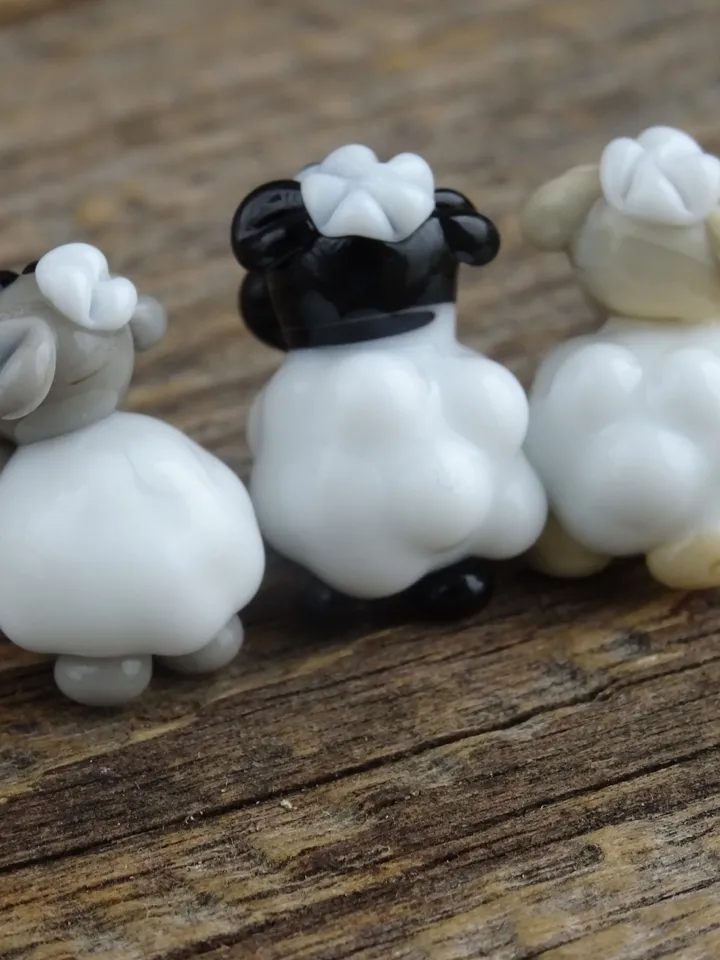 Sheep figurine Sheep gift Miniature sheep Sheep ornament Tiny glass animals Black sheep Miniature animals Terrarium figurines Glass figures