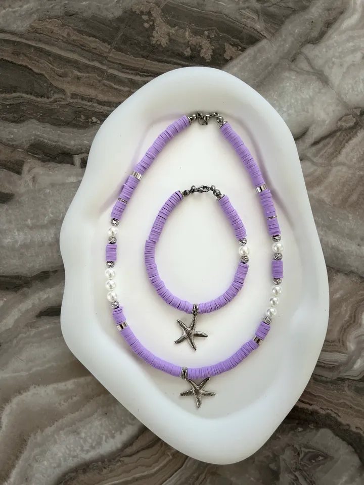 Necklace and bracelet made of rubber