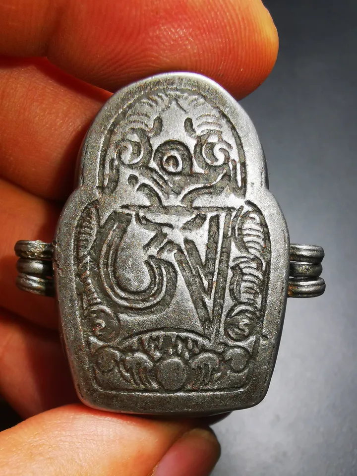 Gandhanra Antique Handmade Gau Ghau Shrine, Mini Tibetan Buddhist Altar Amulet Pendant