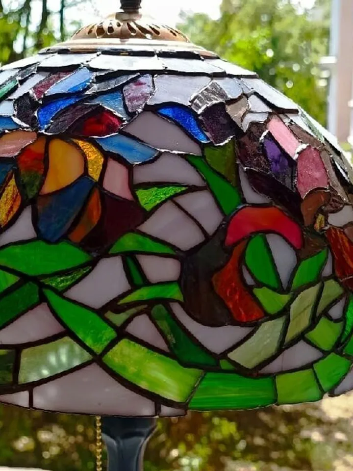 Tiffany Lamp with Irises, Stained Glass Iris Lamp, Handmade Tiffany-Style Lamp, Art Glass Lamp with Irises, Floral Stained Glass Table Lamp, Custom Tiffany-Inspired Iris Lamp