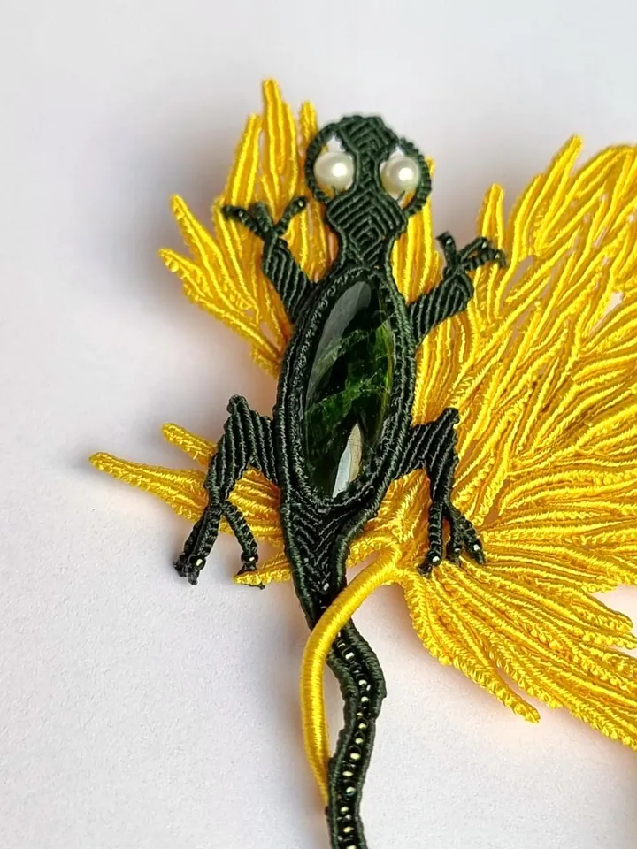 Maple Leaf and Lizard Double Brooch