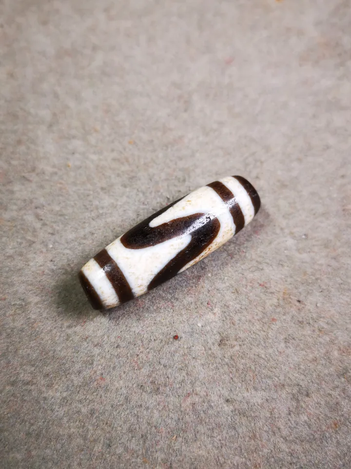 Gandhanra Acient Tibetan Tiger Tooth Tasso Dzi Bead(30 Years Old),Protective Amulet Bead