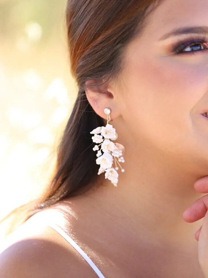 Delicate Porcelain Flowers Wedding Earrings For Brides, Boho Floral Bridal Earrings, Gold Leaf Statement Wedding Jewelry, Bridal Jewelry