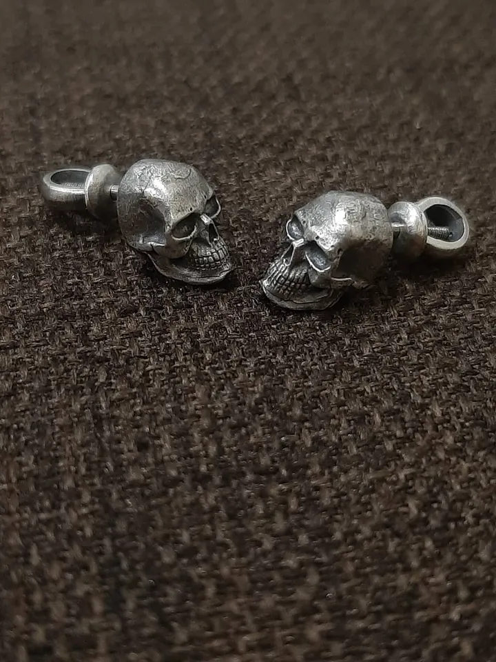Stud Earrings Skulls.
Silver Skulls