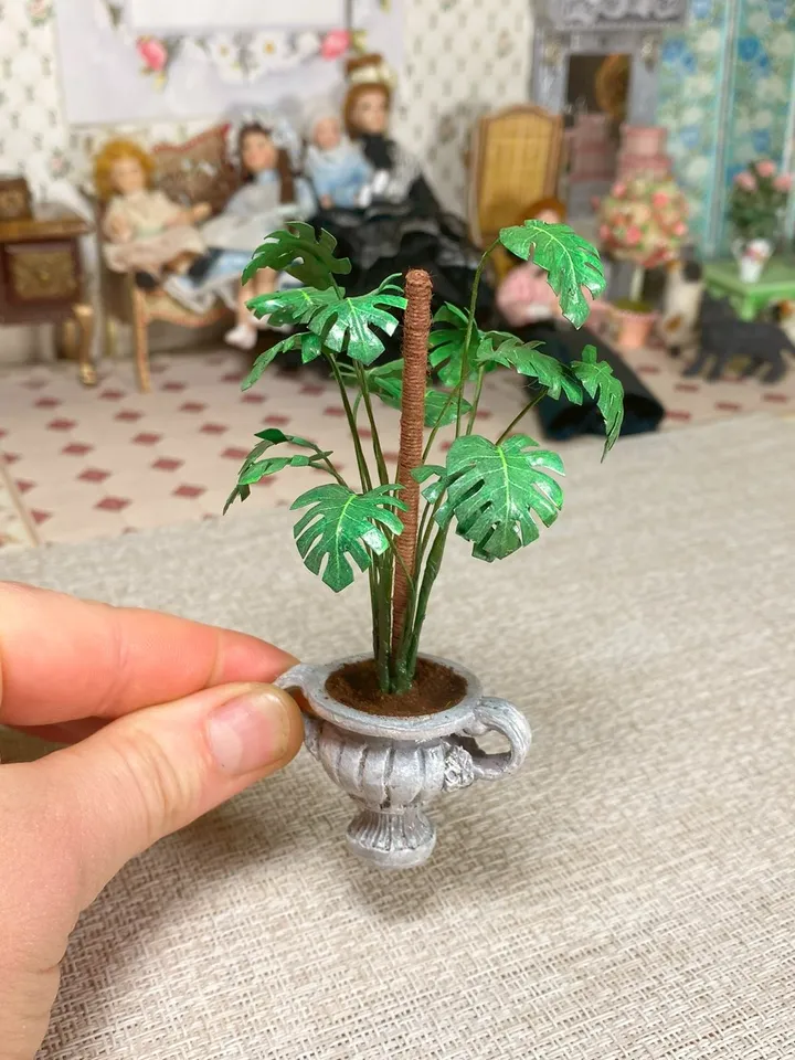 Houseplant in a floor planter for a 1:12 scale dollhouse. Miniature dollhouse. Handmade. Plant for a doll.