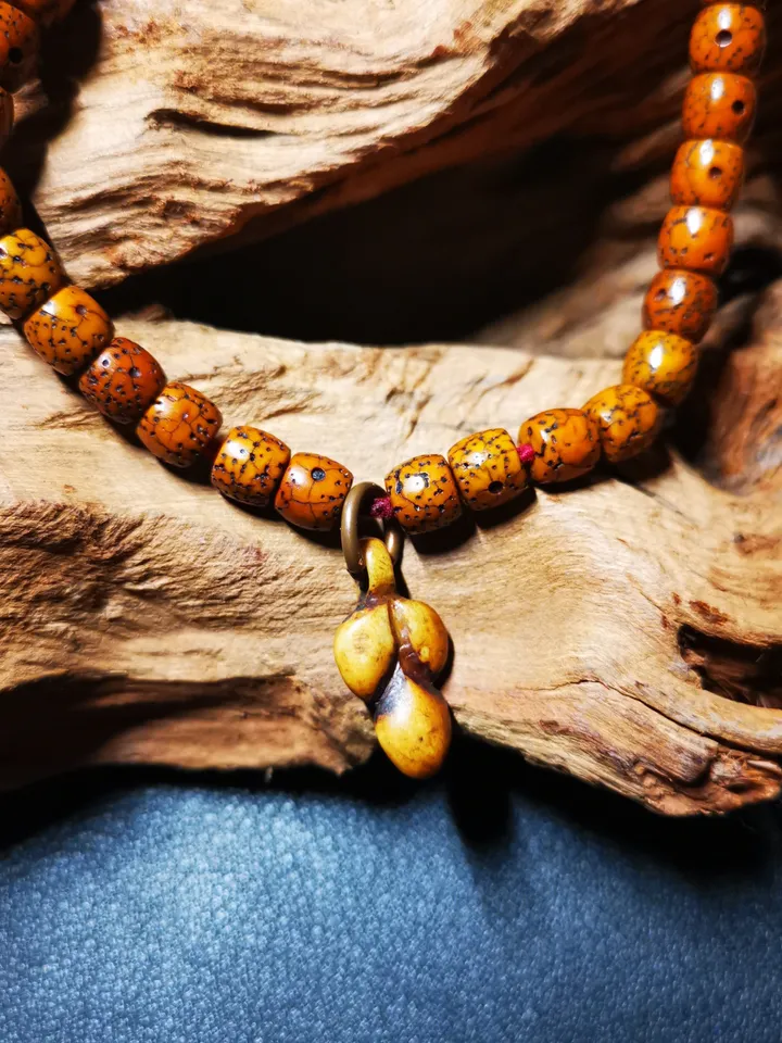 Gandhanra Tibetan Bone Carved Nubro Amulet,Mani Jewel/Wish-Fulfilling Cintamani, Pendant for Mala,Prayer Beads Accessories