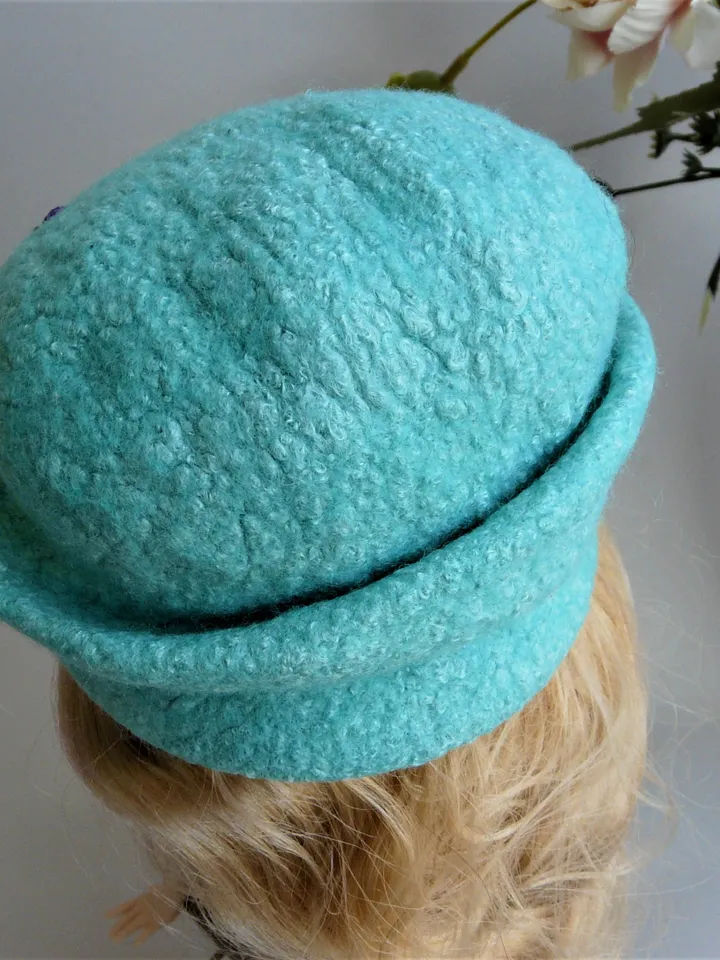 Blythe hat with embroidery