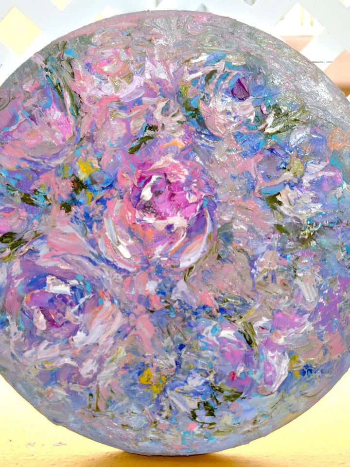 Abstract roses painting on round canvas, roses painting on canvas, impasto style impressionistic painting, unique handmade gift.