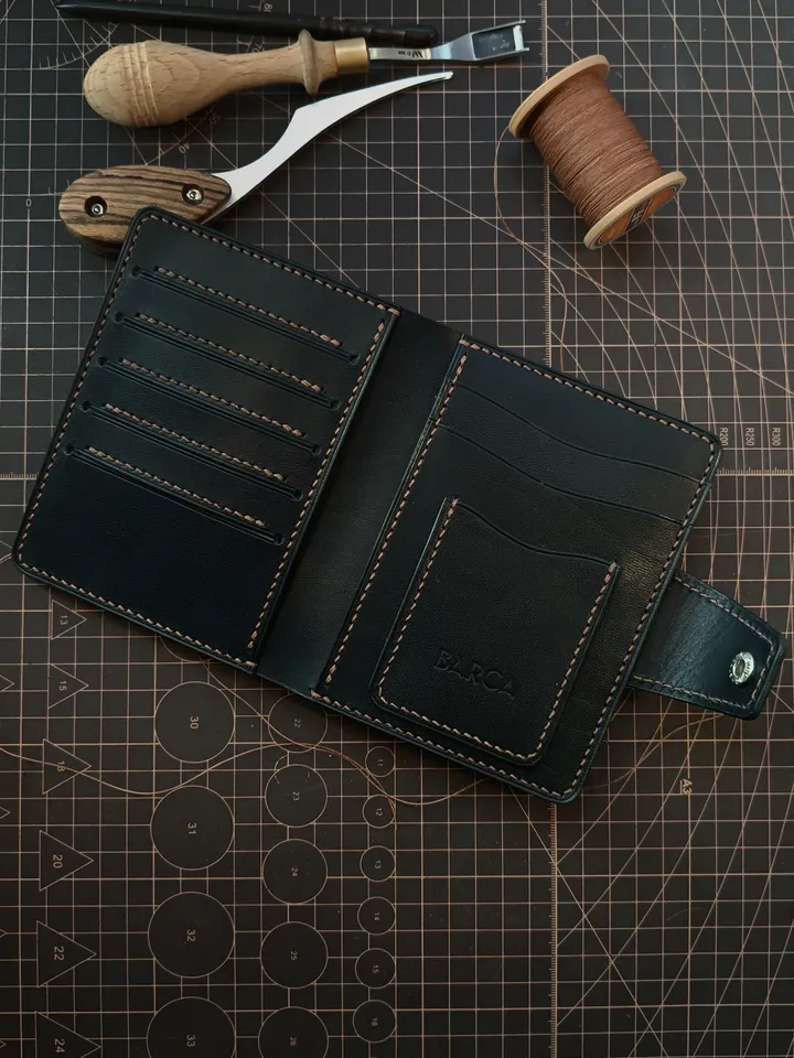 PDF Pattern - Wallet with sections for passports and documents. Download PDF PDF and Video Tutorial Punch pitch 5 mm.