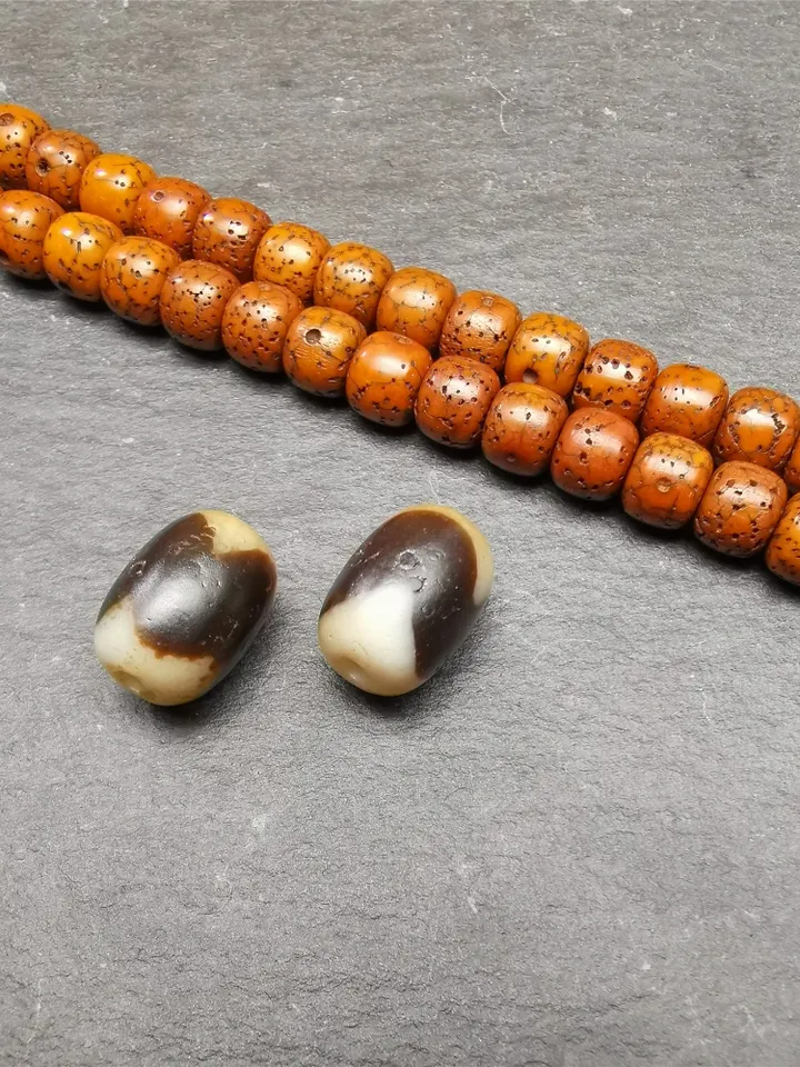 Gandhanra TibetanTiger Tooth Dzi Bead Accessories,Dzi Spacer Beads,Marker Beads for Mala,Necklace,amulet,0.4&quot; × 0.54&quot;