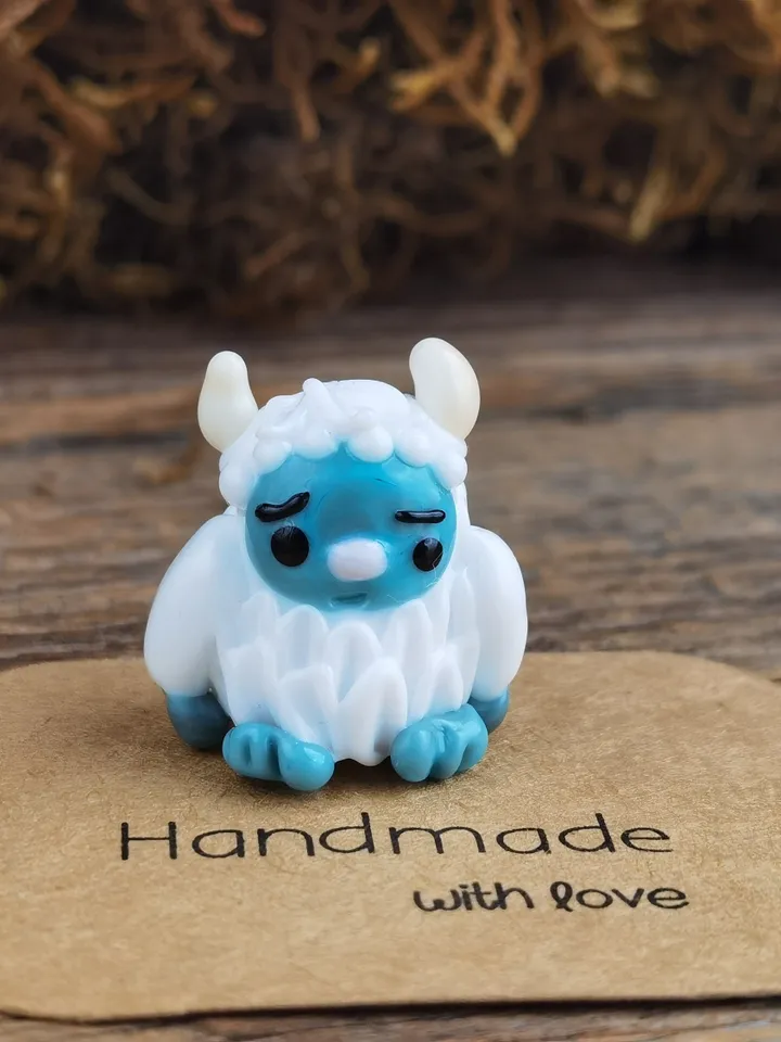 Abominable snowman figurine Yeti gifts Big foot figurine Tiny snowman miniature mini glass Yeti ornament micro snowman sculpture