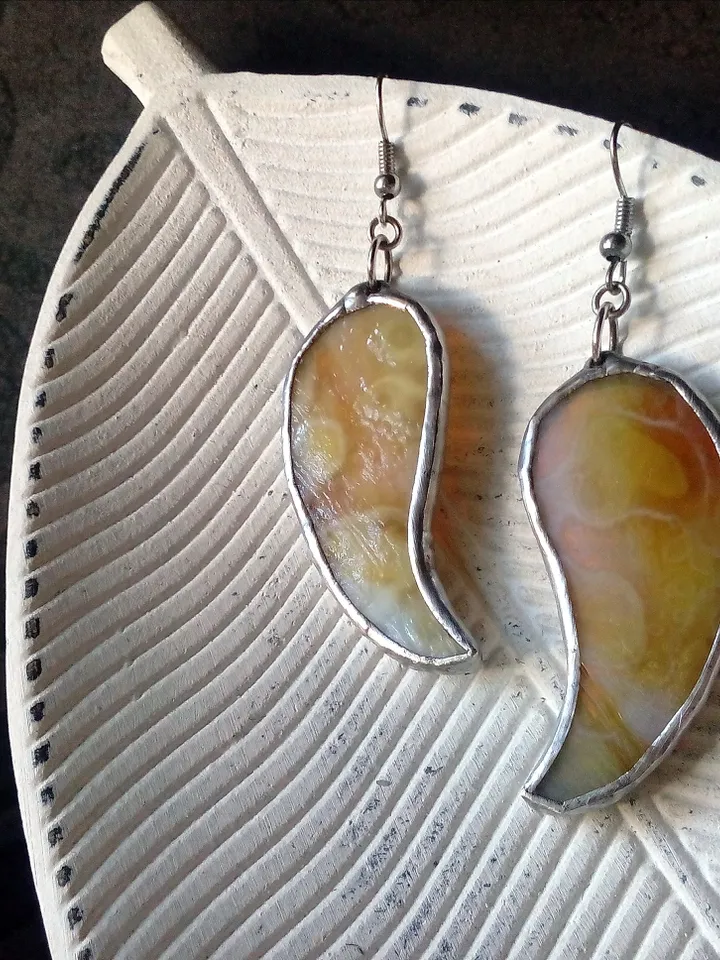 Yellow wavy earring, glass earrings, simple stained glass, curle earrings, kawaii earrings, Dangle earrings