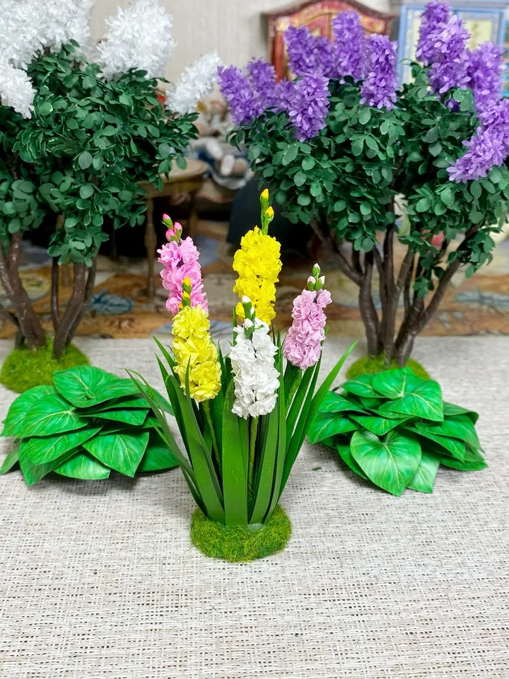 Flowers for a doll's garden in 1:12 scale. Dollhouse miniature.