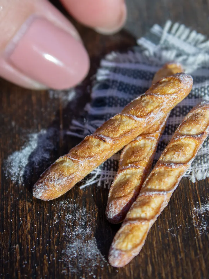 TUTORIAL Miniature polymer clay baguette