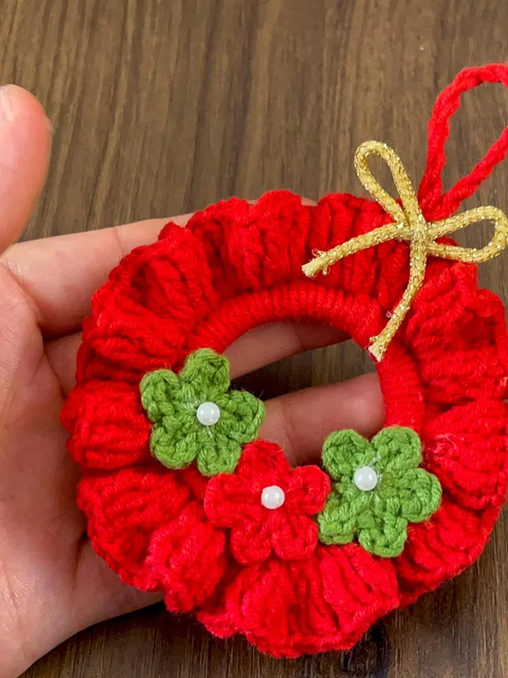 Crochet Ruffled Flower Wreath Pattern, DIY Red Christmas Ornament PDF, Handmade Festive Décor Tutorial, Beginner Holiday Craft Project